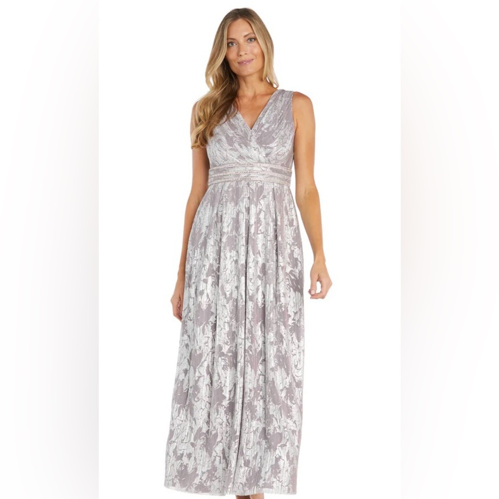 Plus Dress đź’ś - Picture 2 of 10
